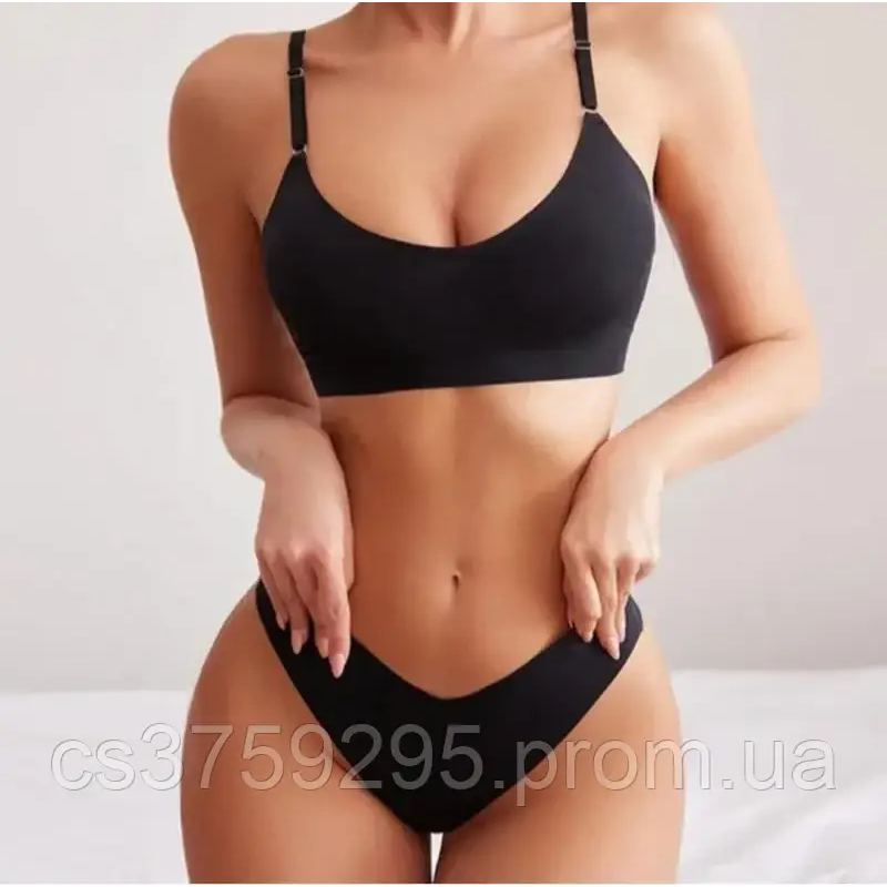 Комплект безшовний з мікрофібри топ та стринги M