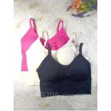 Топ подовжений з чашками 