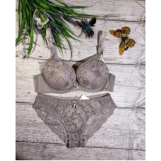 Комплект з мережива бюстгалтер та трусики