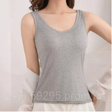 Майка на широких бретелях з чашками