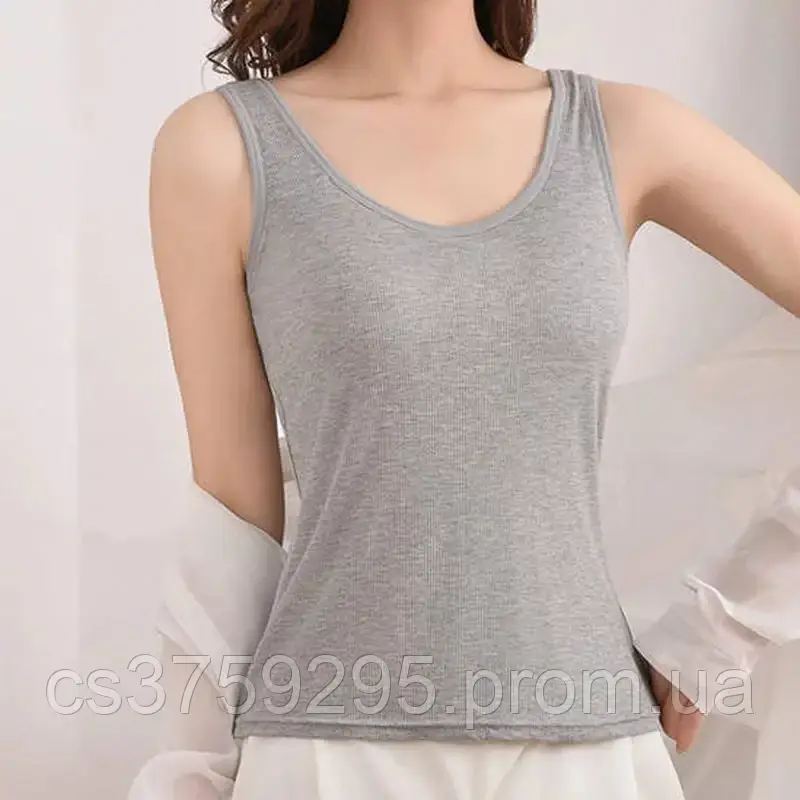 Майка на широких бретелях з чашками