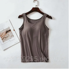 Майка на широких бретелях з чашками